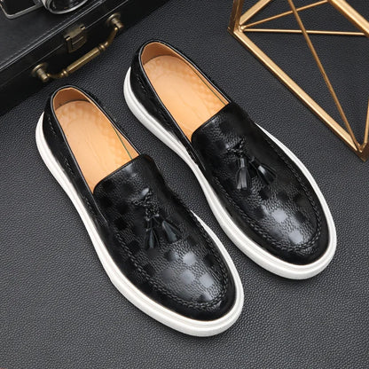 Men's Casual Shoes Embossed Leather Men Retro British Style Tassels Loafers Mens Comfortable Outdoor Driving Flats